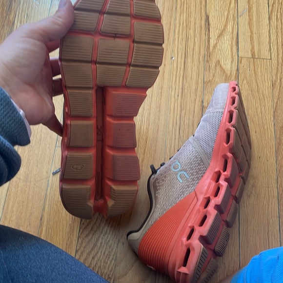 On cloudstratus 1 women’s 7.5 rose and burnt orange - Picture 2 of 5